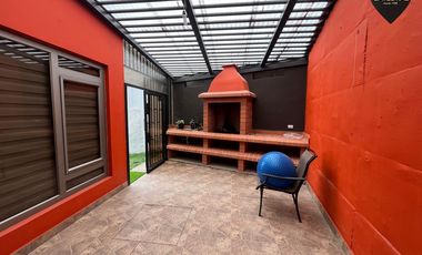 Casa de venta en Av. Del Tejar – código:21409