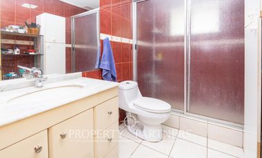 Casa en venta en Pirque: amplios espacios, piscina y gran quincho