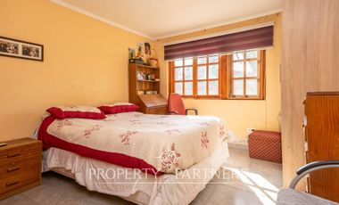 Casa en venta en Pirque: amplios espacios, piscina y gran quincho