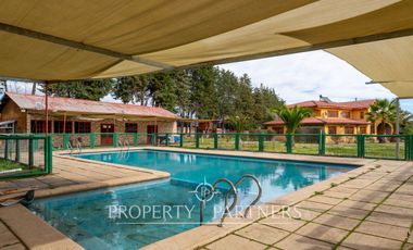 Casa en venta en Pirque: amplios espacios, piscina y gran quincho