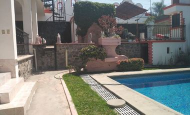 VENTA DE AMPLIA CASA EN MORELOS CON ALBERCA Y CABAÑAS.
