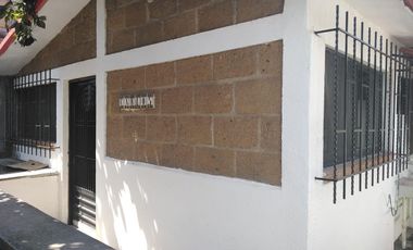 VENTA DE AMPLIA CASA EN MORELOS CON ALBERCA Y CABAÑAS.