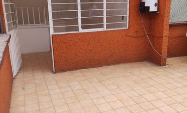 SE VENDE CASA EN CONDOMINIO CON BUENA UBICACIÓN EN SAN RAFAEL