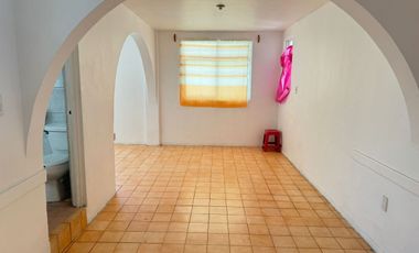 SE VENDE CASA EN CONDOMINIO CON BUENA UBICACIÓN EN SAN RAFAEL
