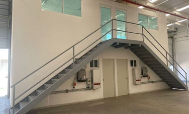 SE RENTA BODEGA  CROSS DOCK EN  CARRETERA SILAO IRAPUATO