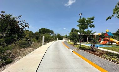 Terreno en venta con orientación Sur- Norte en privada Mirador, Komchén, Mérida.