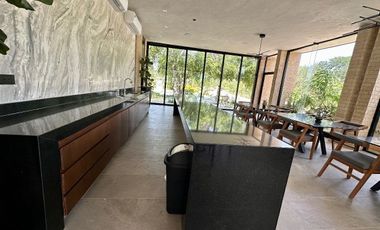 Terreno en venta con orientación Sur- Norte en privada Mirador, Komchén, Mérida.