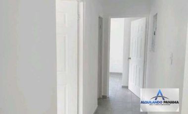 Alquilo linda casa en San Isidro, Bugaba. Moderno diseño y muy amplio