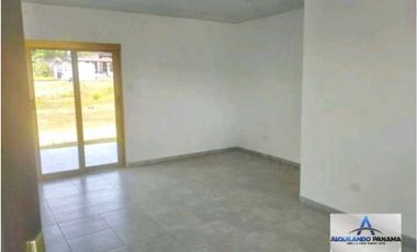 Alquilo linda casa en San Isidro, Bugaba. Moderno diseño y muy amplio