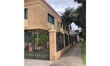 CASA BARRIO TIERRA LINDA  (bf)