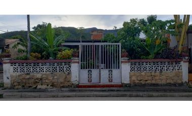 Se vende casa Económica en la zona urbana de Apulo