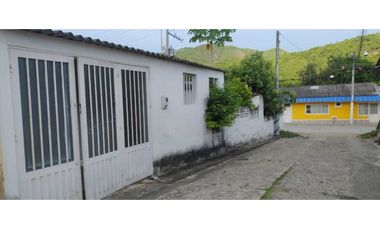 Se vende casa Económica en la zona urbana de Apulo