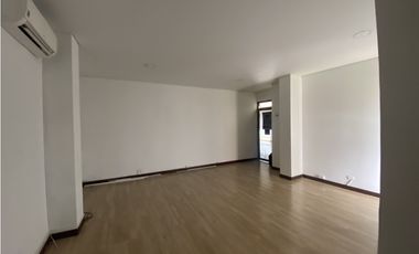 SE VENDE OFICINA EN EL POBLADO P3