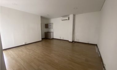 SE VENDE OFICINA EN EL POBLADO P3