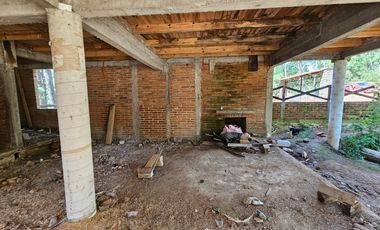 Bonita cabaña en construcción para remodelación en zona céntrica de mazamitla, Jalisco con vista panorámica al bosque.