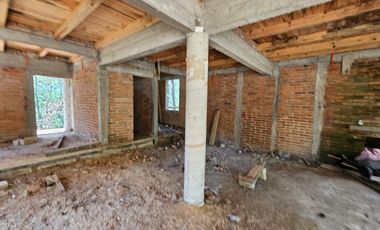 Bonita cabaña en construcción para remodelación en zona céntrica de mazamitla, Jalisco con vista panorámica al bosque.