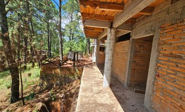 Bonita cabaña en construcción para remodelación en zona céntrica de mazamitla, Jalisco con vista panorámica al bosque.