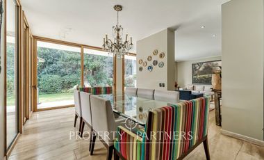 Gran casa mediterránea en condominio Santuario del Valle
