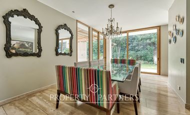 Gran casa mediterránea en condominio Santuario del Valle