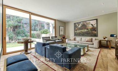 Gran casa mediterránea en condominio Santuario del Valle