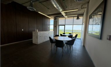 Oficina en renta o venta  lujosa  vista al mar amueblada 553 m2