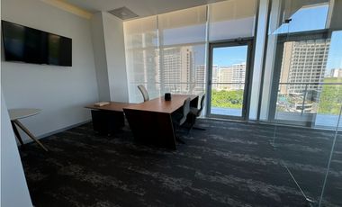 Oficina en renta o venta  lujosa  vista al mar amueblada 553 m2