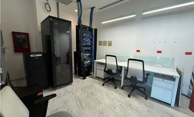 Oficina en renta o venta  lujosa  vista al mar amueblada 553 m2