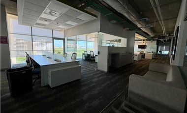Oficina en renta o venta  lujosa  vista al mar amueblada 553 m2