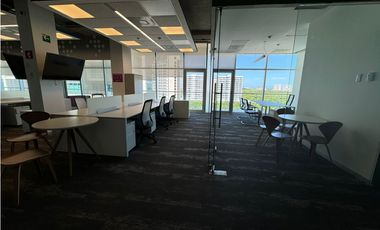 Oficina en renta o venta  lujosa  vista al mar amueblada 553 m2