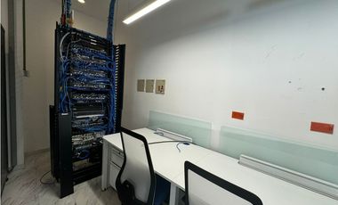 Oficina en renta o venta  lujosa  vista al mar amueblada 553 m2