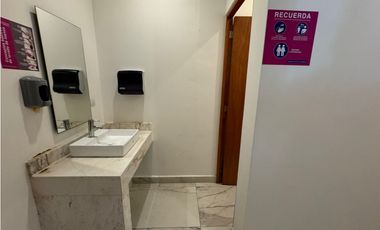 Oficina en renta o venta  lujosa  vista al mar amueblada 553 m2