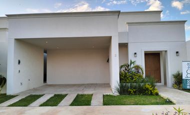 Residencias de 1 planta con alberca, en privada Ukum al norte de Merida, Yucatan