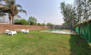 VENTA/PERMUTA - Casa - 3 dormitorios con pileta - Roldan
