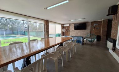 VENTA/PERMUTA - Casa - 3 dormitorios con pileta - Roldan