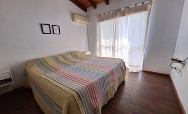 VENTA/PERMUTA - Casa - 3 dormitorios con pileta - Roldan