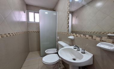 VENTA/PERMUTA - Casa - 3 dormitorios con pileta - Roldan