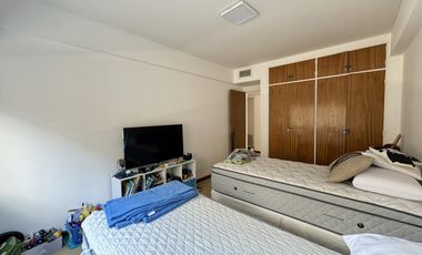 Departamento de 4 dormitorios en piso exclusivo frente a monumento - Córdoba 695 Piso 7