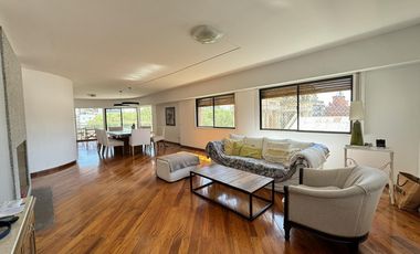 Departamento de 4 dormitorios en piso exclusivo frente a monumento - Córdoba 695 Piso 7