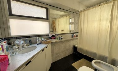 Departamento de 4 dormitorios en piso exclusivo frente a monumento - Córdoba 695 Piso 7