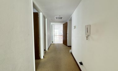 Departamento de 4 dormitorios en piso exclusivo frente a monumento - Córdoba 695 Piso 7