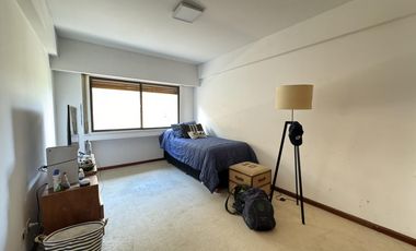 Departamento de 4 dormitorios en piso exclusivo frente a monumento - Córdoba 695 Piso 7