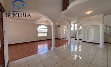 HERMOSA CASA EN RESIDENCIAL PRIVADO
