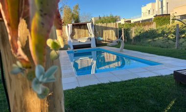 Casa en Santa Elena - Pilar del Este