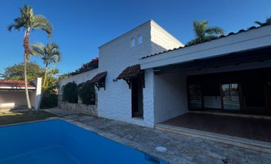 RESIDENCIA EN PRIVADA COLONIAL, EN CHUBURNA