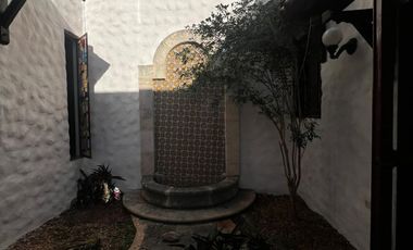 RESIDENCIA EN PRIVADA COLONIAL, EN CHUBURNA