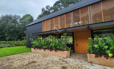 CASA NUEVA DE ESTILO MODERNO EN ACATITLAN