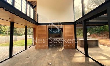 CASA NUEVA DE ESTILO MODERNO EN ACATITLAN