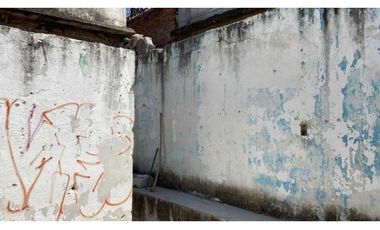 CONSTRUCCION QUE SE VENDE DE OPORTUNIDAD COMO TERRENO