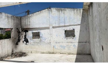 CONSTRUCCION QUE SE VENDE DE OPORTUNIDAD COMO TERRENO