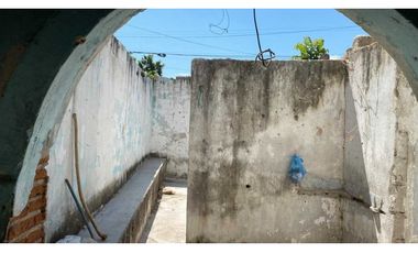 CONSTRUCCION QUE SE VENDE DE OPORTUNIDAD COMO TERRENO